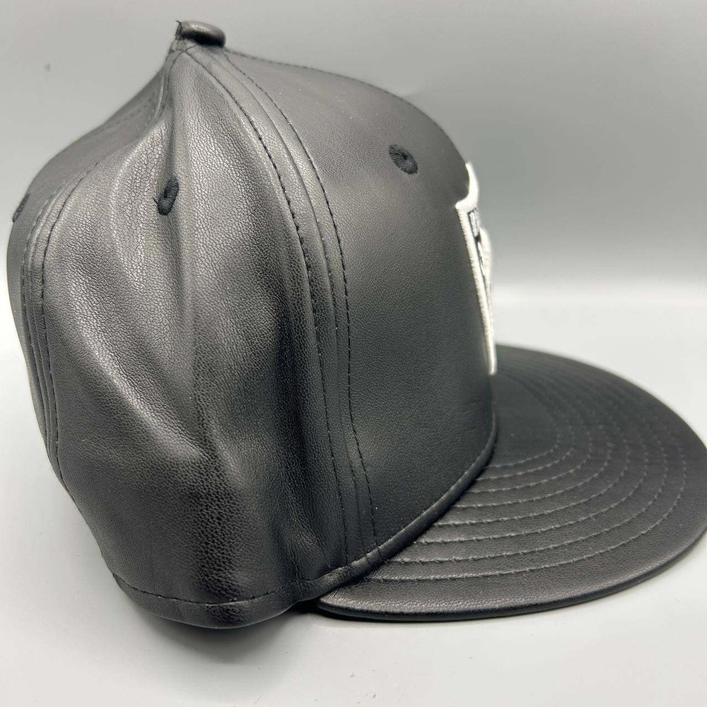 Las Vegas Raiders Hat Men 7 1/8 Black PU Leather 59Fifty New Era Fitted Cap New - Picture 2 of 8